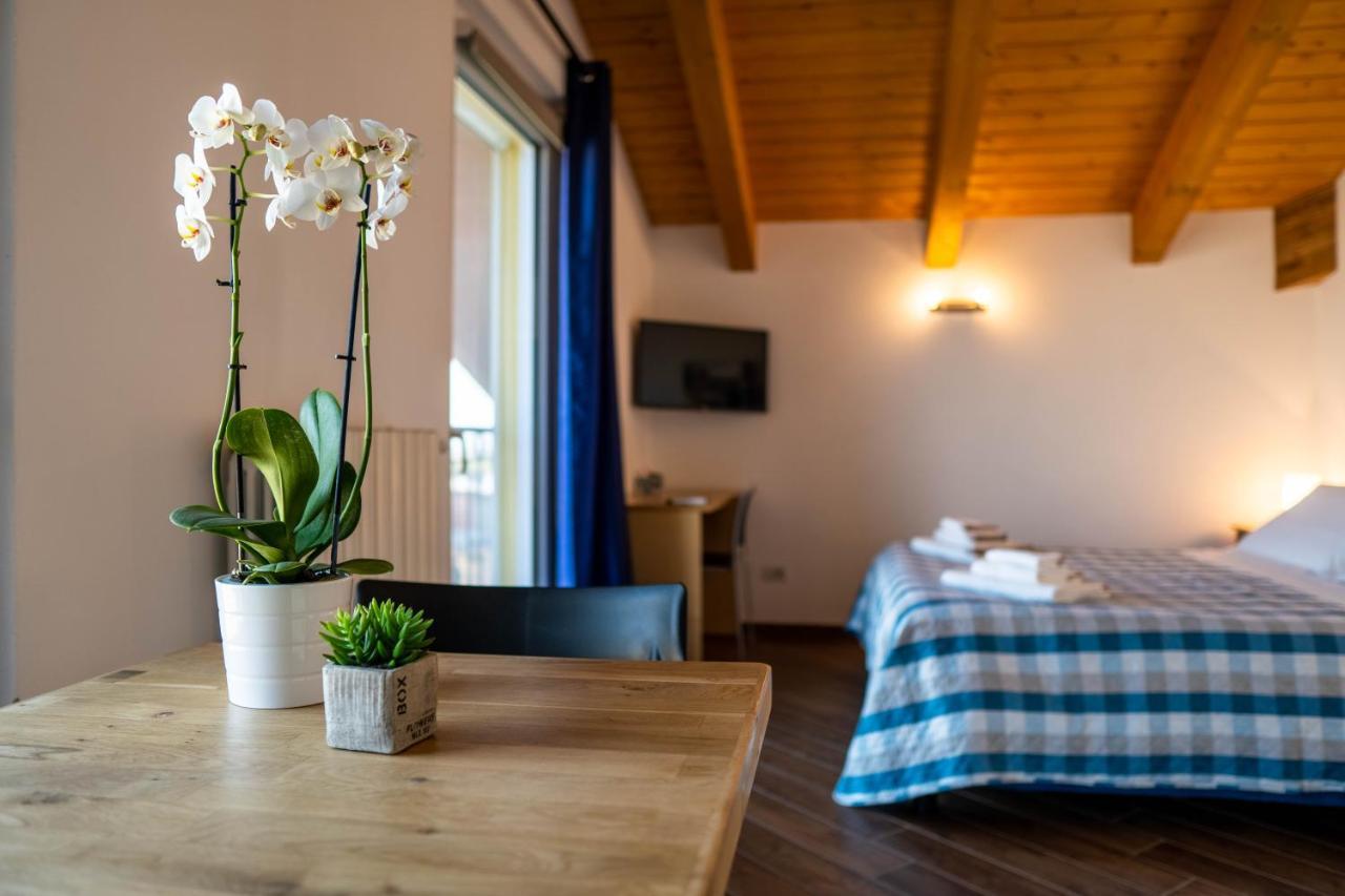 Residence Le Palme Torrazza Piemonte Luaran gambar
