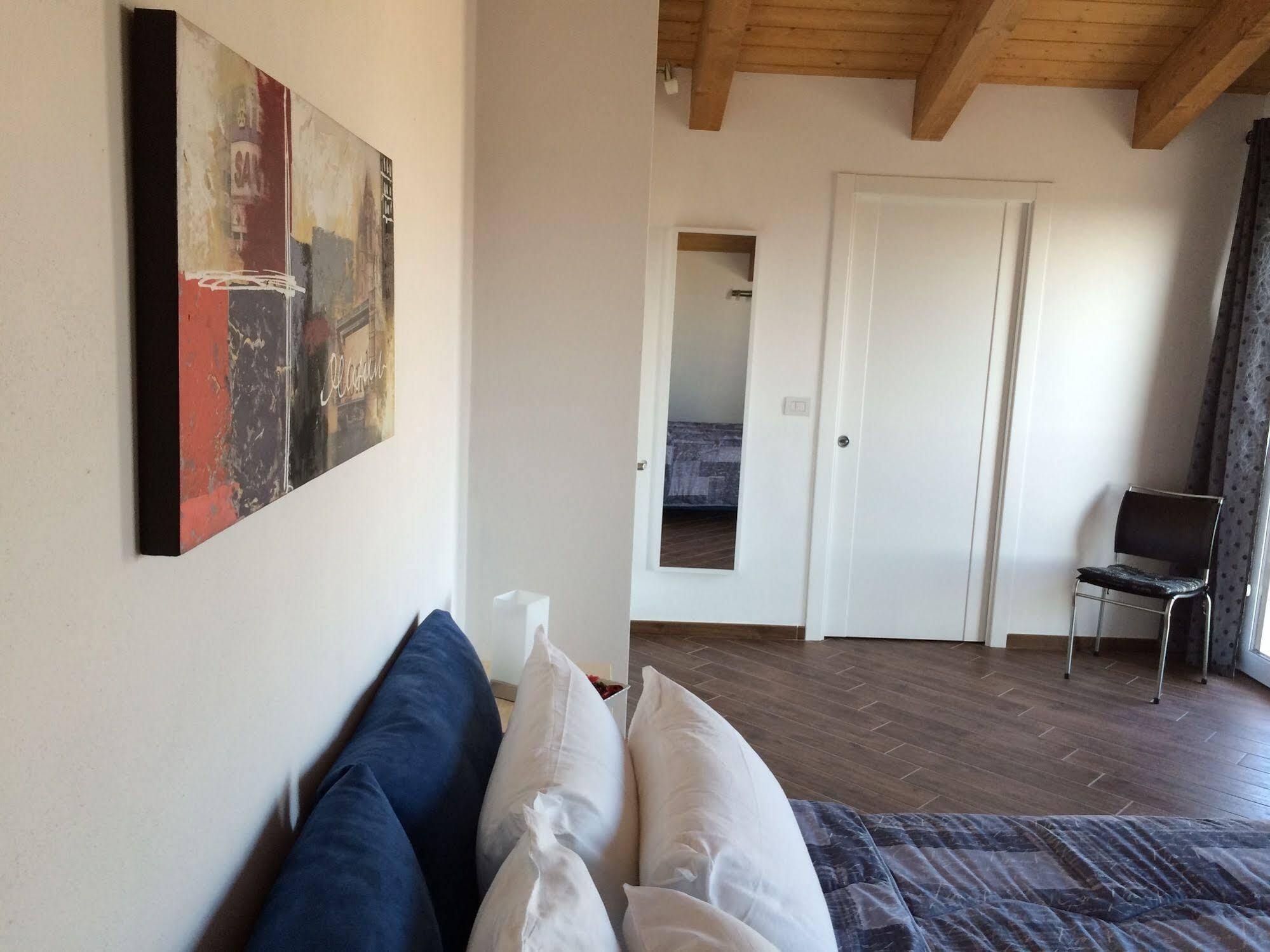 Residence Le Palme Torrazza Piemonte Luaran gambar